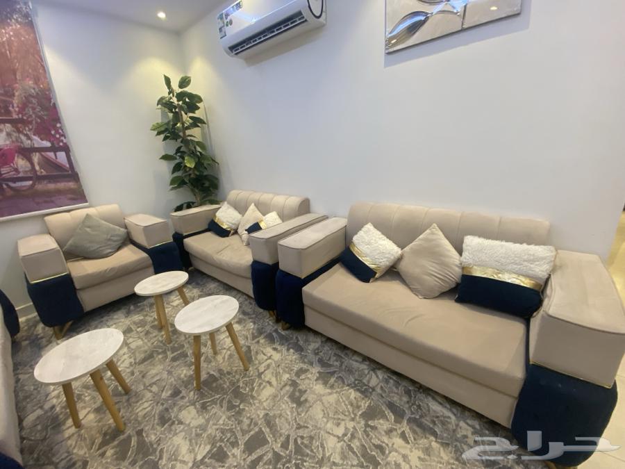 Sofa set consisting of 5 pieces and 3 service tables, and a cover64446563255809112