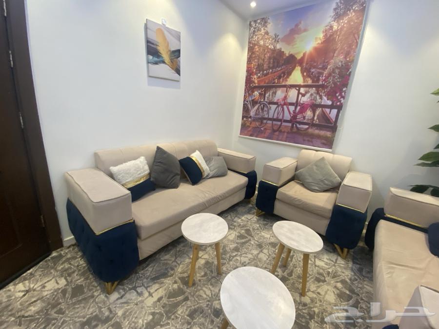 Sofa set consisting of 5 pieces and 3 service tables, and a cover64446563255809113