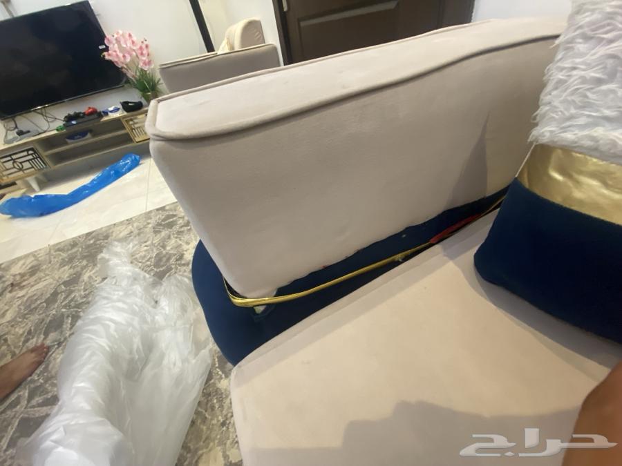 Sofa set consisting of 5 pieces and 3 service tables, and a cover64446563255809110