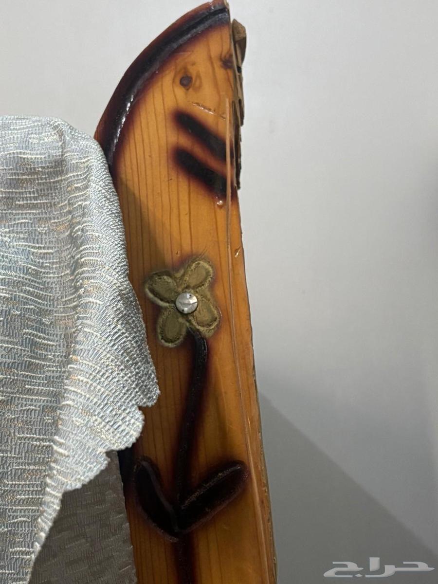 كراسي للبيع حدي فيها 75064445472562561111