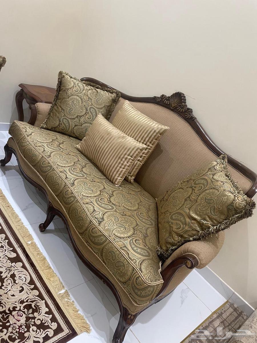 طقم كنب خشب كلاسيكي شبه جديد من المطلق للاثاث64446270582403112