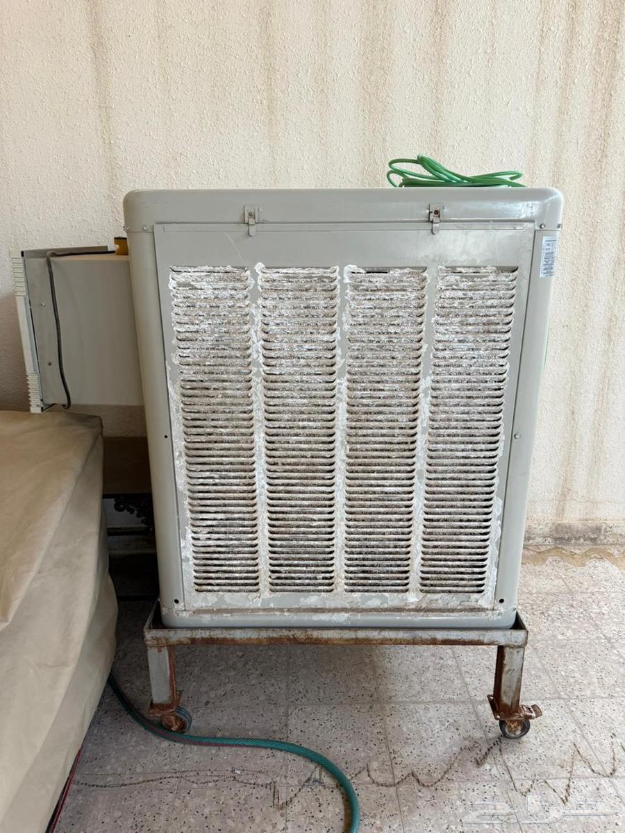 Air conditioner, seating sets, and washing machine64446842913282112