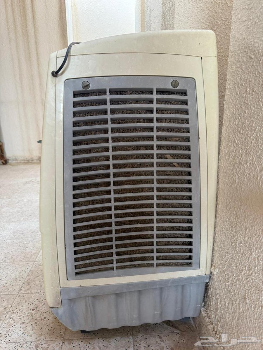 Air conditioner, seating sets, and washing machine64446842913282114