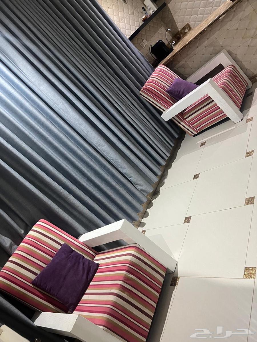 كرسيين اصليه شوف النص64449034202369110