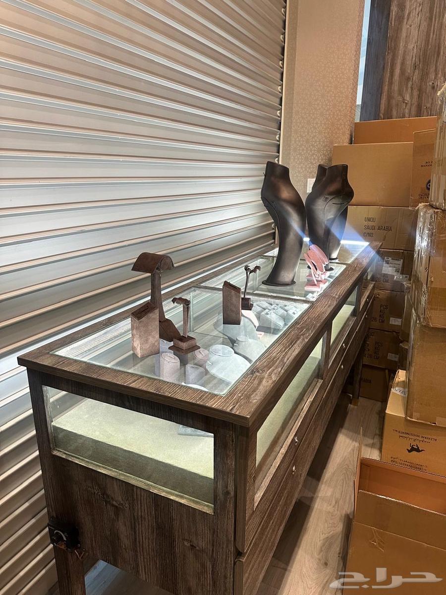 طاولات عرض فخمة للبيع64449274485250111