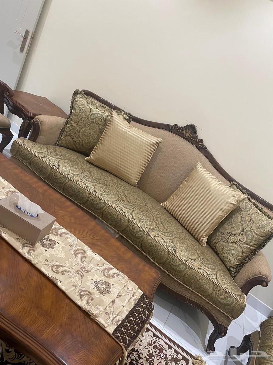 طقم كنب خشب كلاسيكي شبه جديد من المطلق للاثاث64446270582403111