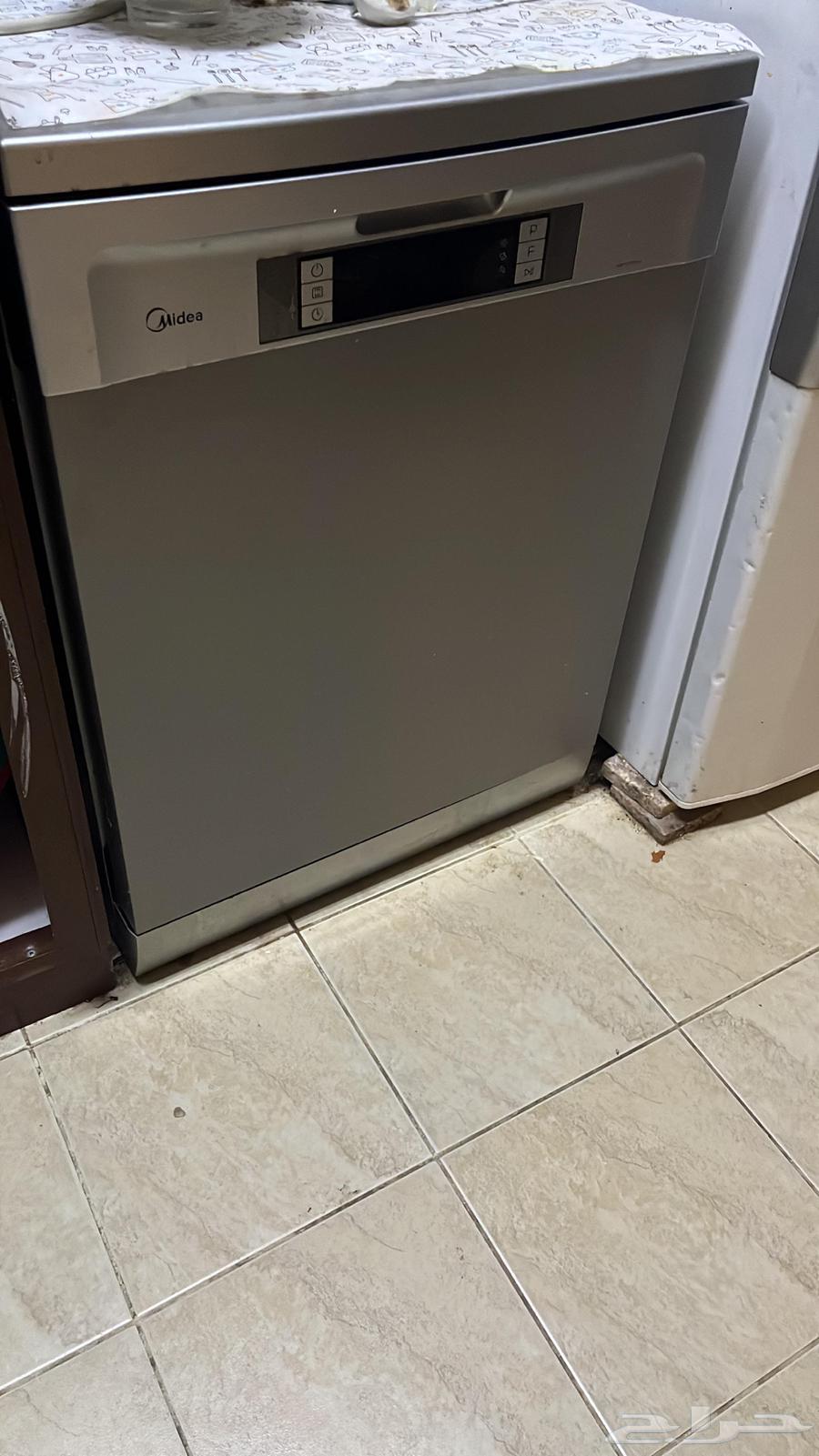 جلاية صحون ميديا ودولاب وسرير اطفال من ايكيا للبيع64456434688001110