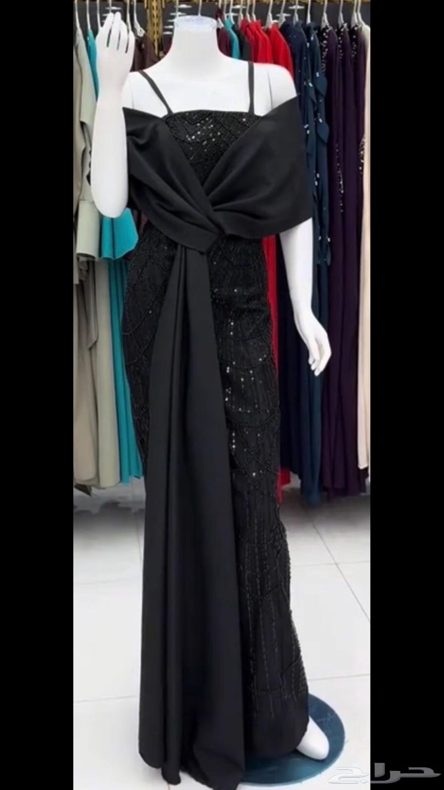 فساتين للبيع المستعجل نظيف جدا لبس ساعتين فقط رخيص جدا64450758215555110