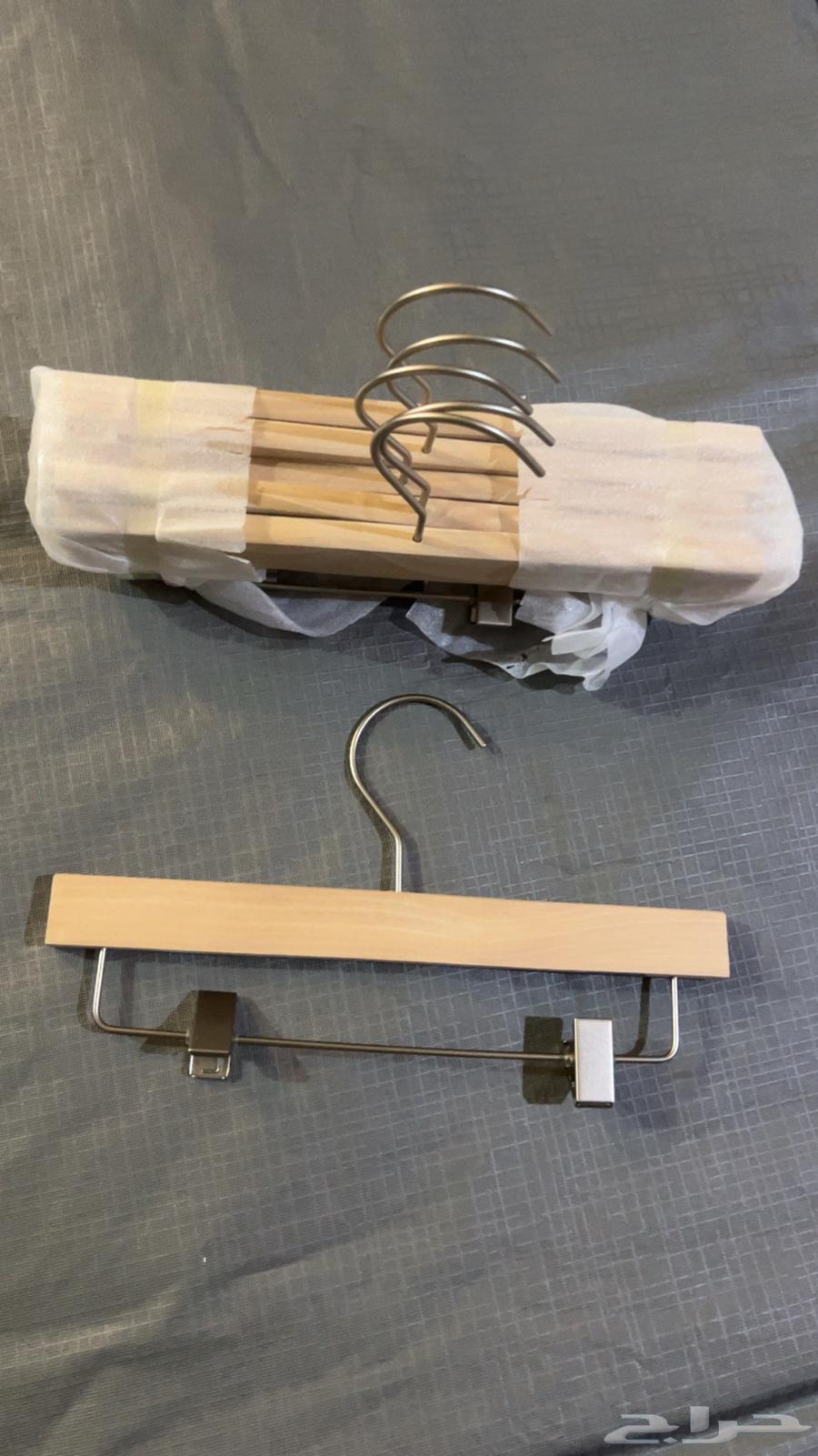 علاقات او شماعات خشبيه للملابس بسعر مخفض64450838568067112