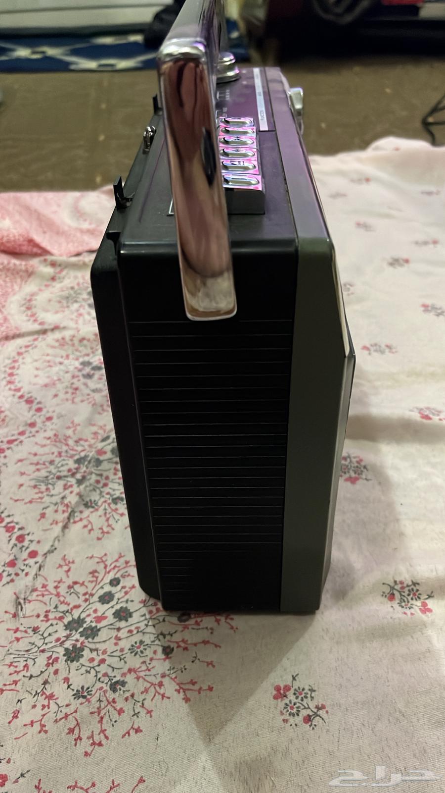 Cassette recorder and radio64456019105409110