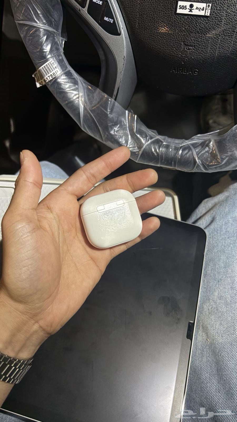 ايباد الجيل العاشر وسماعت ايربودز برو 464450691400578110