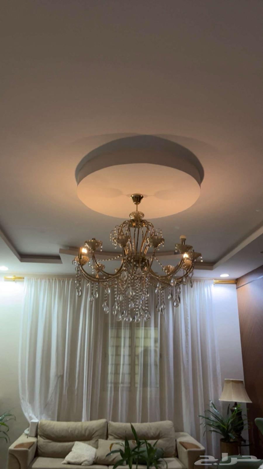 اثاث وطاولات للبيع64453806437889112