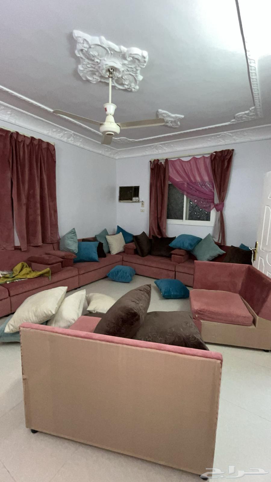 كنب للبيع 24 مخده كبيره و 4 مراكي64450852065155110