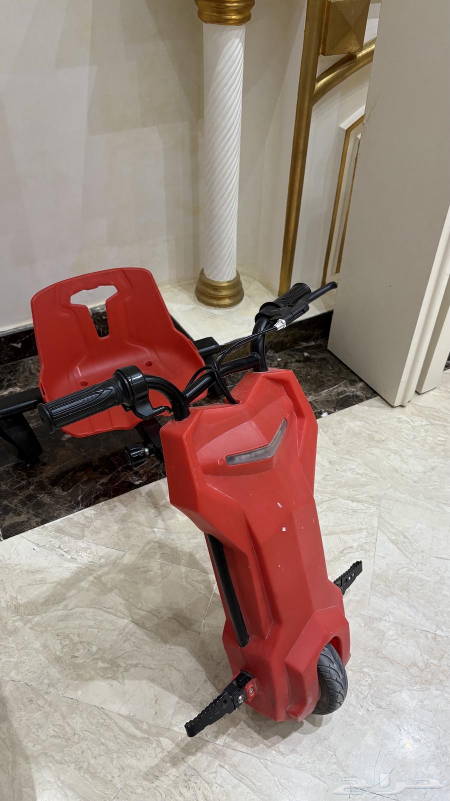 سكوتر كهربائي بلون احمر64467270867074112