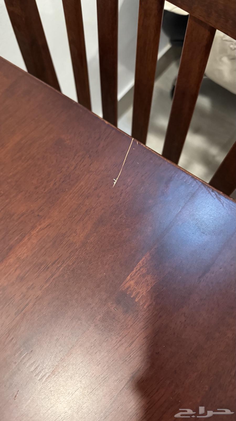 Table with 6 chairs in excellent condition64455318331779114