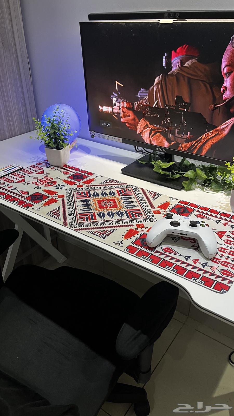 طاوله قيمينق وكرسي وشاشة 2K للبيع64455727793153114