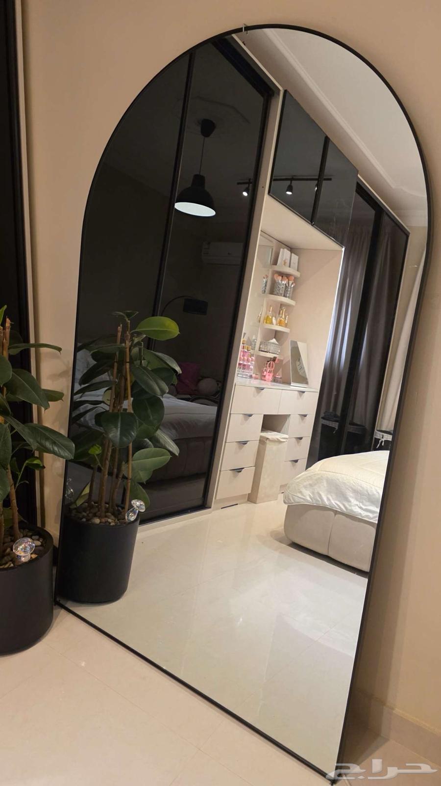 Mirrors64452671701889112