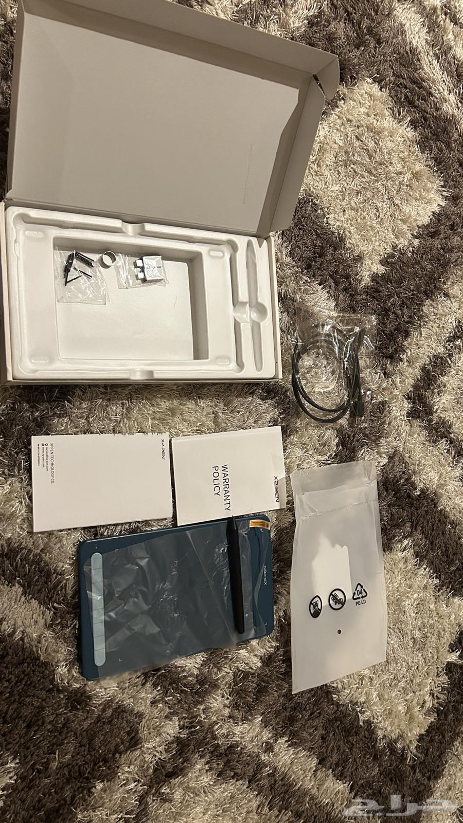 XP-Pen tablet with pen that allows you to write on files on the computer64450184939651111