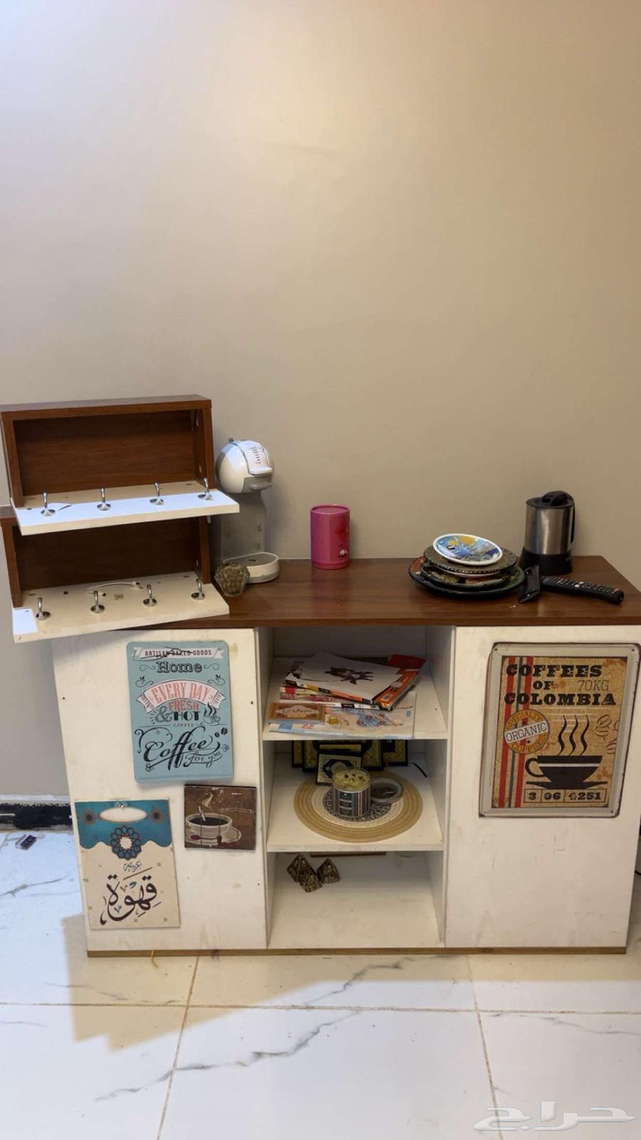 اثاث وطاولات للبيع64453806437889110