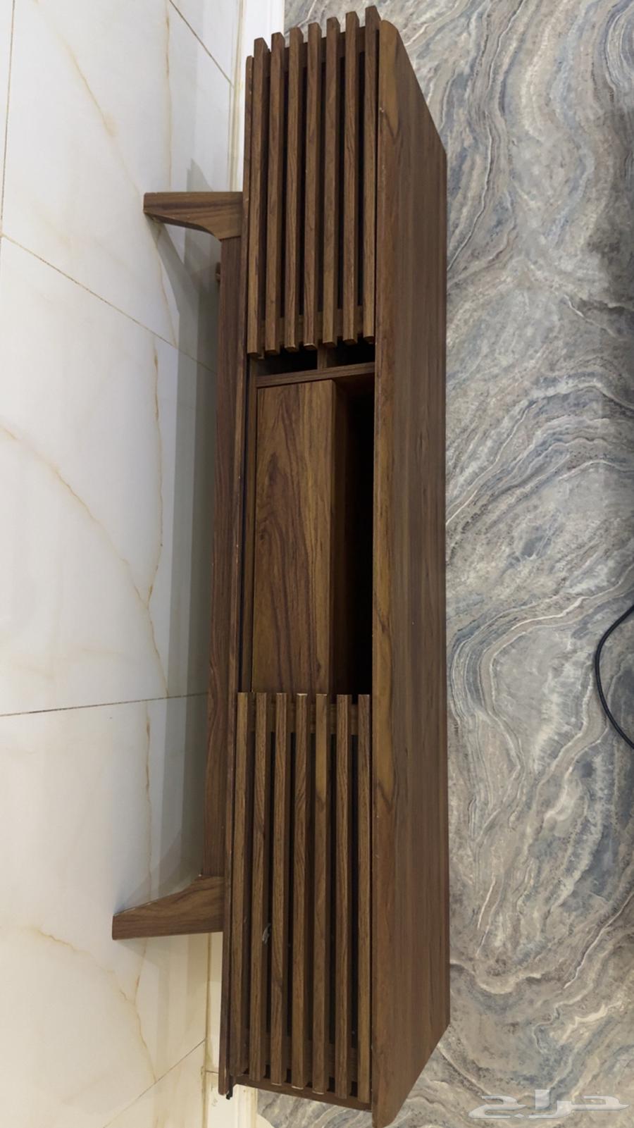 طاولة تلفزيون ب 20064455796559617110