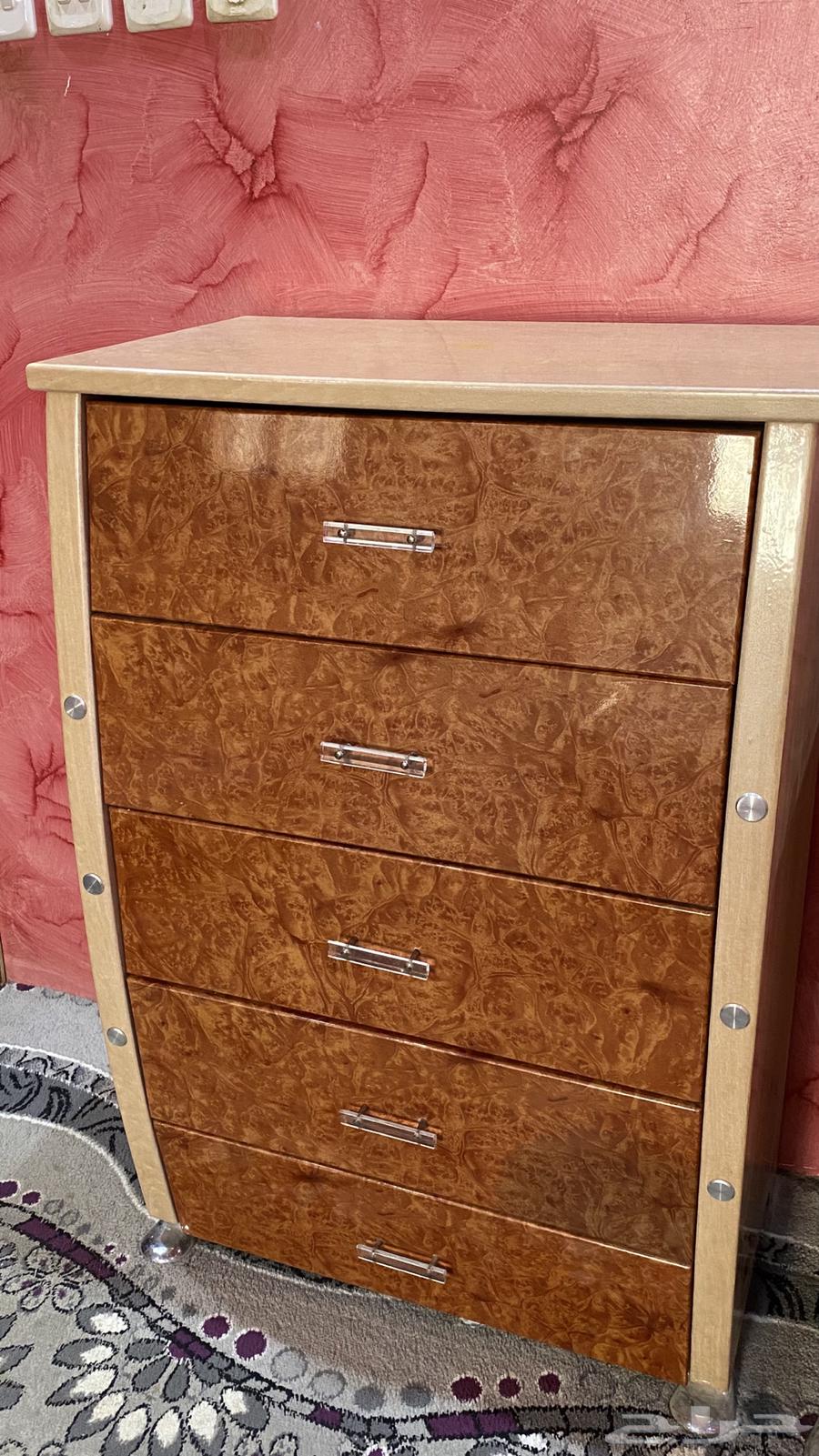 غرفه نوم مستخدمه شبه جديده خاليه من الكسور64454936555139111