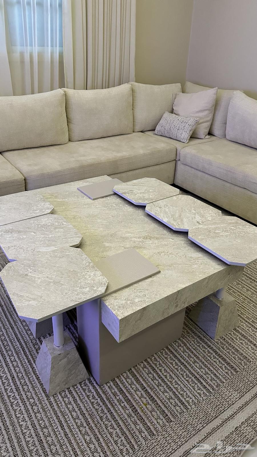 طاوله مجلس مع ست طاولات ضيافه جديده سعر البيع 580 ريال64454908898050110