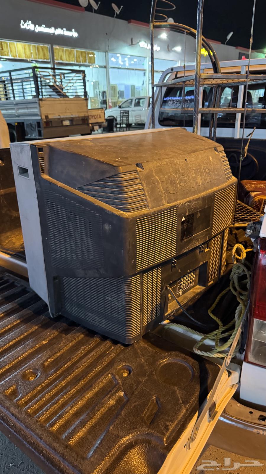 Old Toshiba TV with table64452779763971111