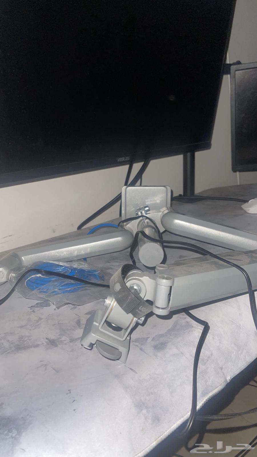 Dual monitor stand64456817967361110