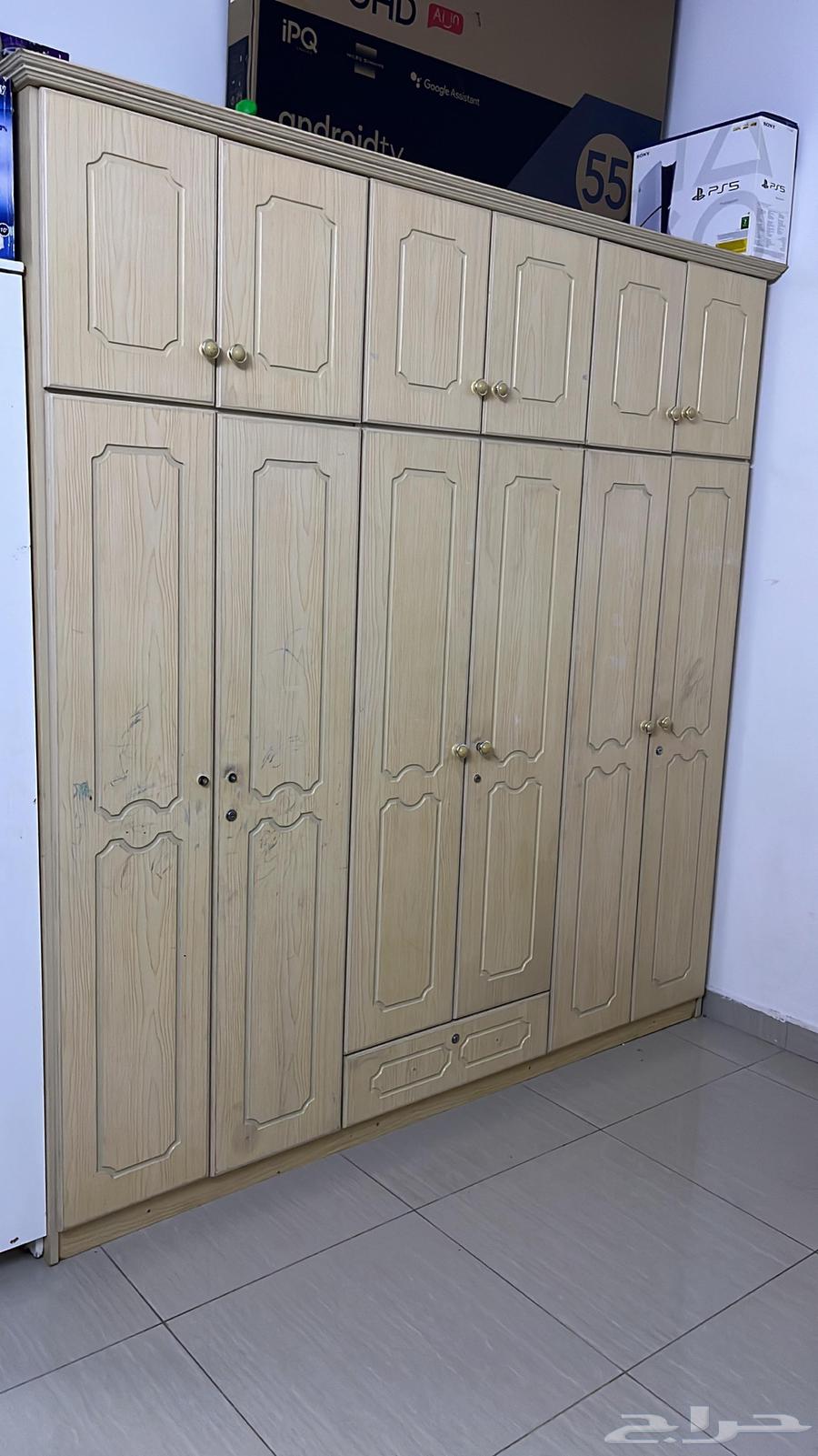 جلاية صحون ميديا ودولاب وسرير اطفال من ايكيا للبيع64456434688001113