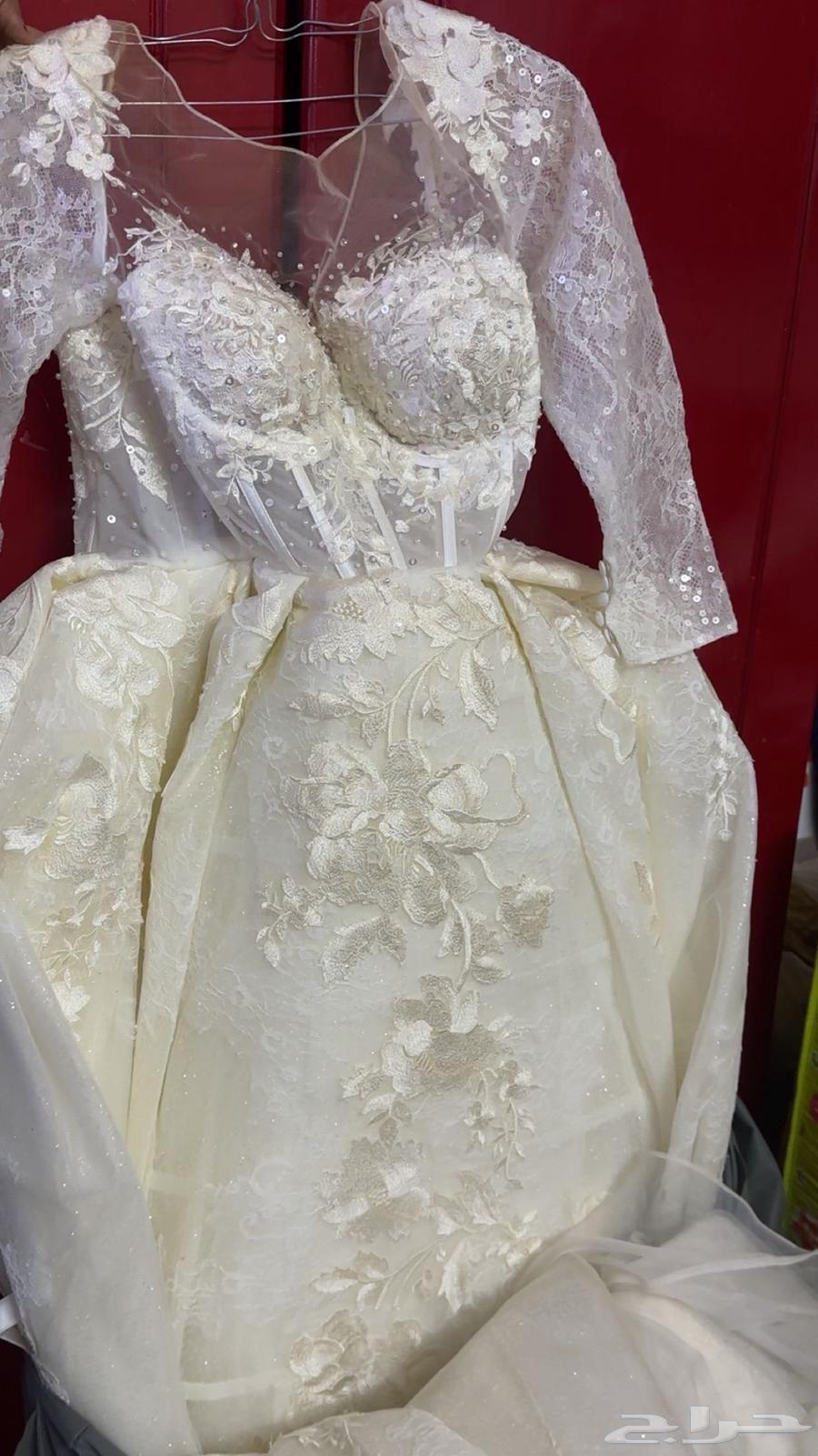 عندي فستان عروس كامل الطرح والجبون والعبيا كامل64455400276226111