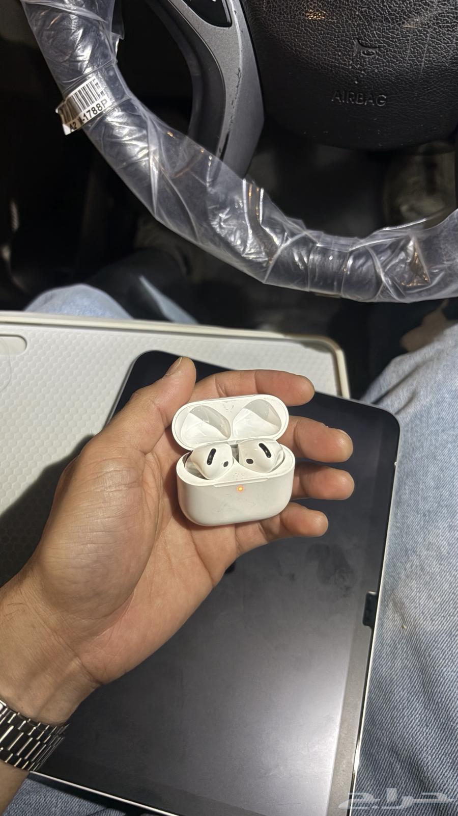 ايباد الجيل العاشر وسماعت ايربودز برو 464450691400578111