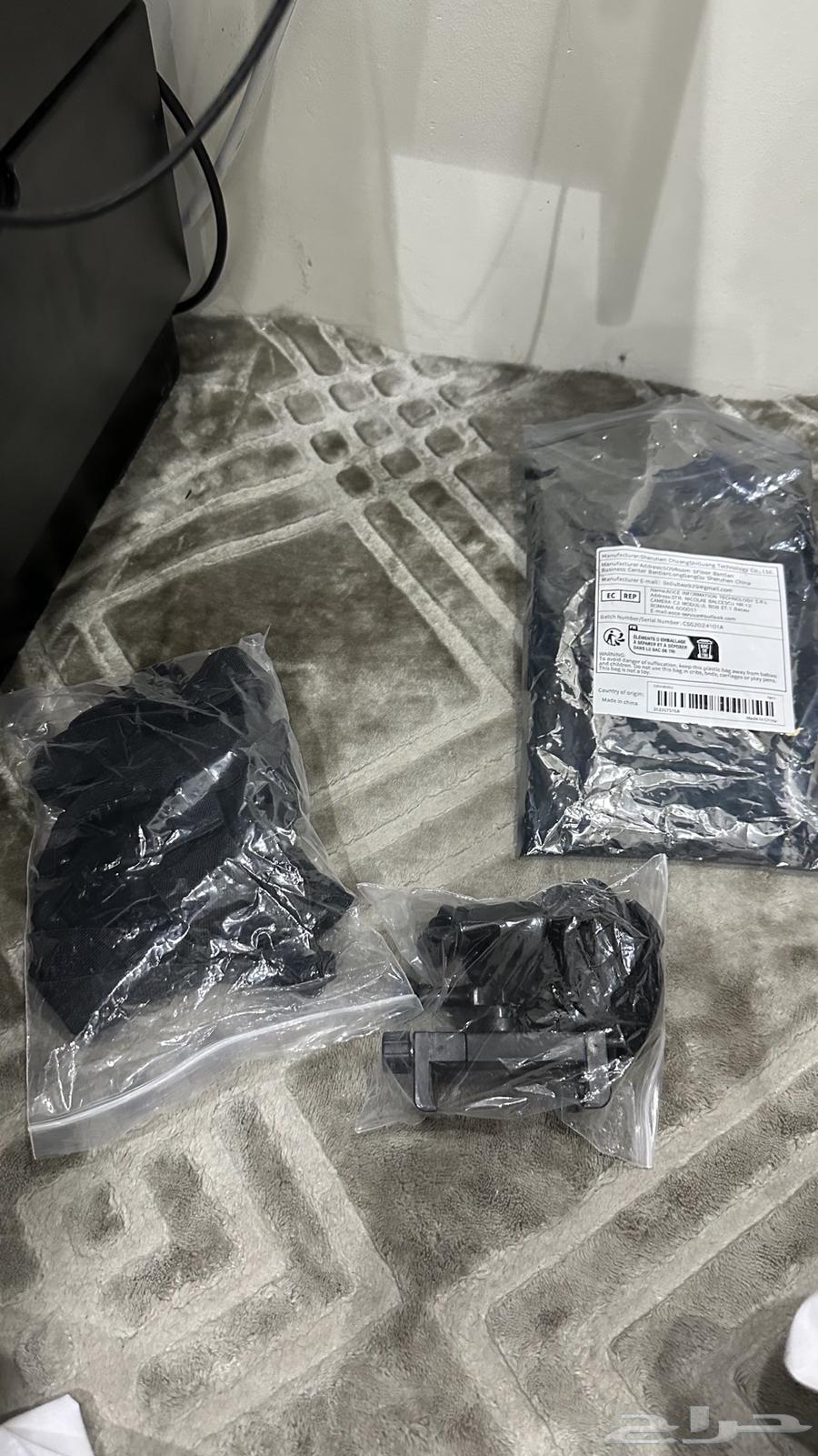 Portrait stand back and head64451686394625112