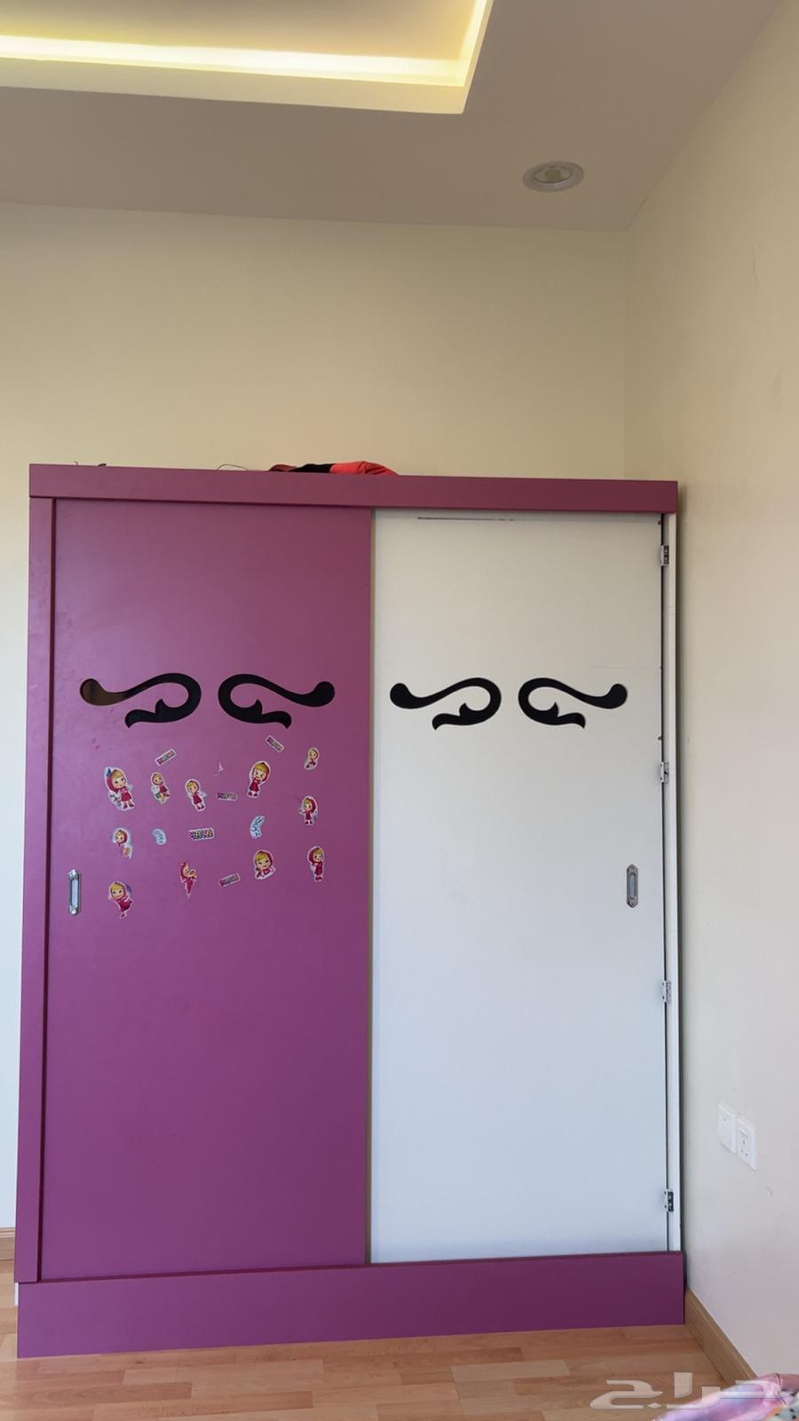 دولاب بحاله جيد للبيع ارفف وتعليق64453038588163110