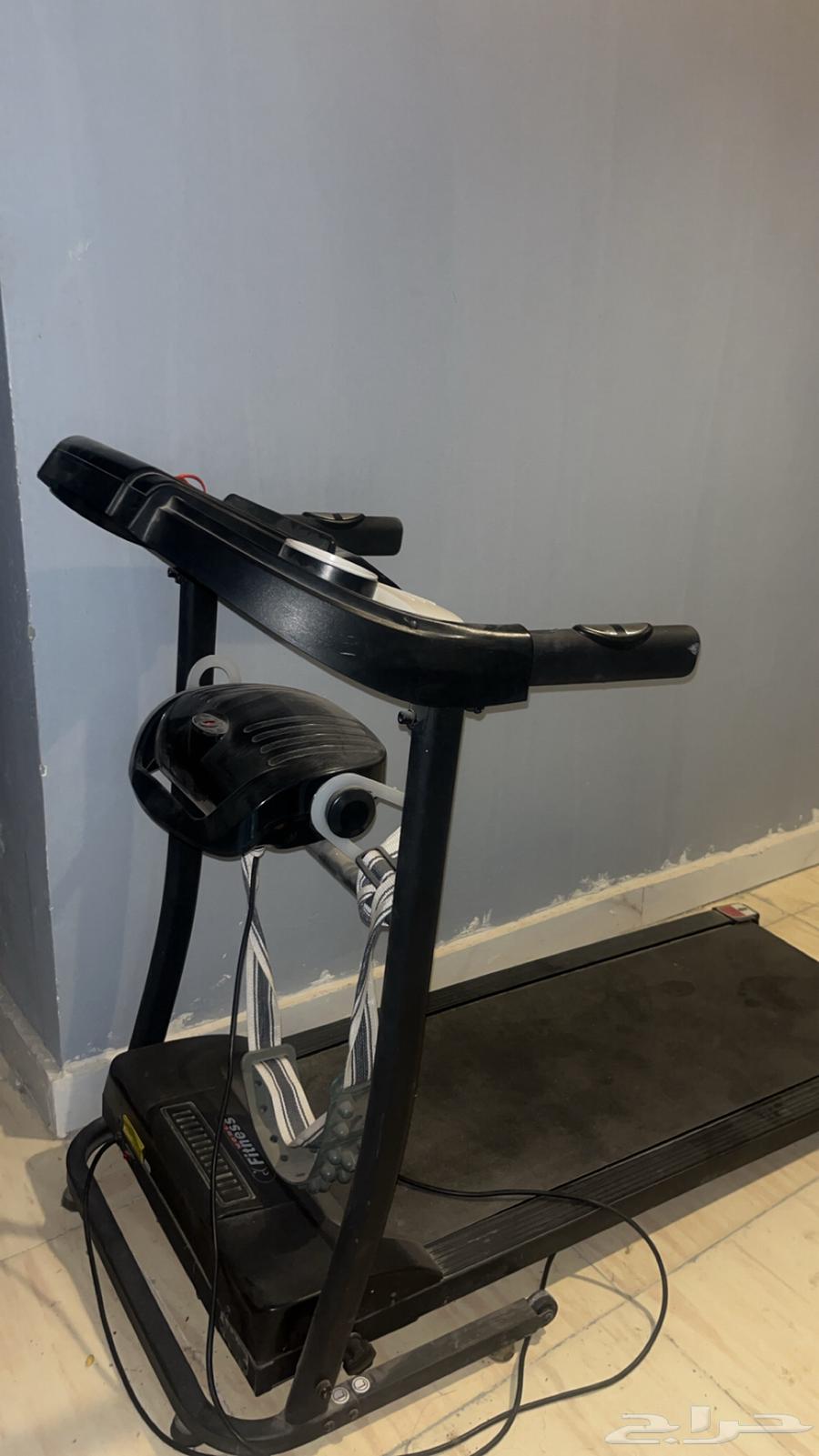 A clean and functional treadmill used for one year64450510035202110