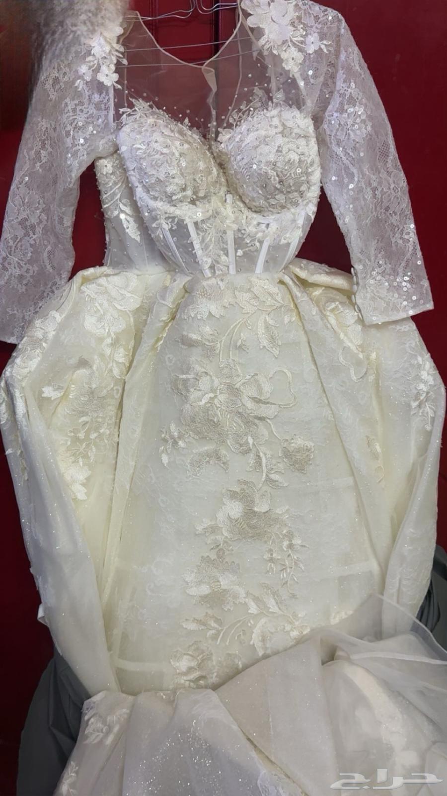 عندي فستان عروس كامل الطرح والجبون والعبيا كامل64455400276226110