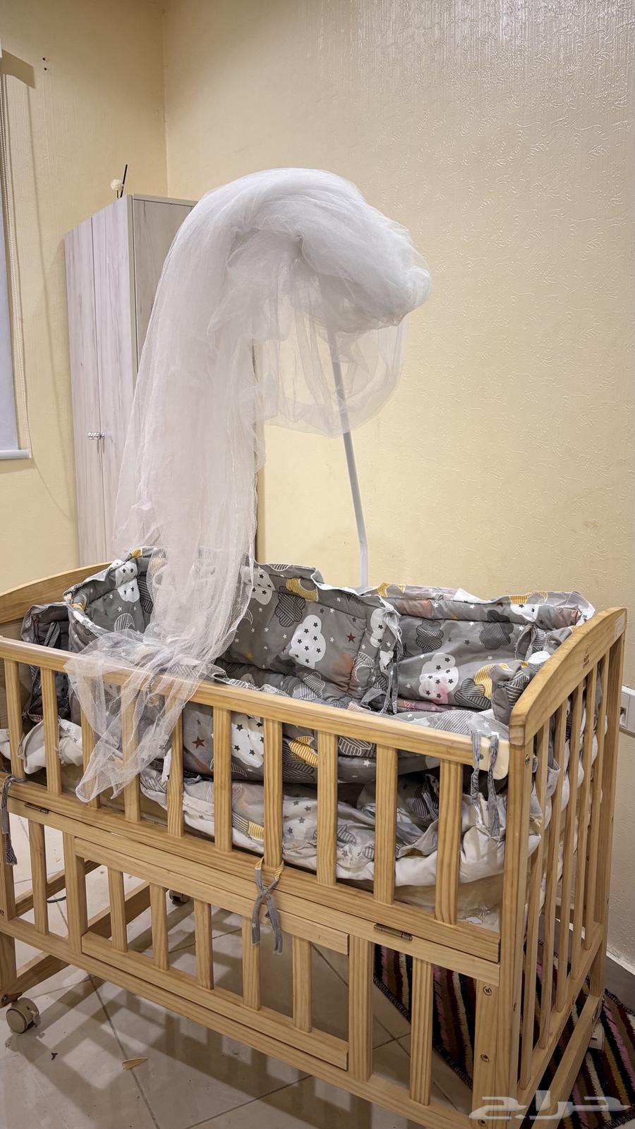 سرير أطفال للبيع استخدام شهر فقط64456503794945113