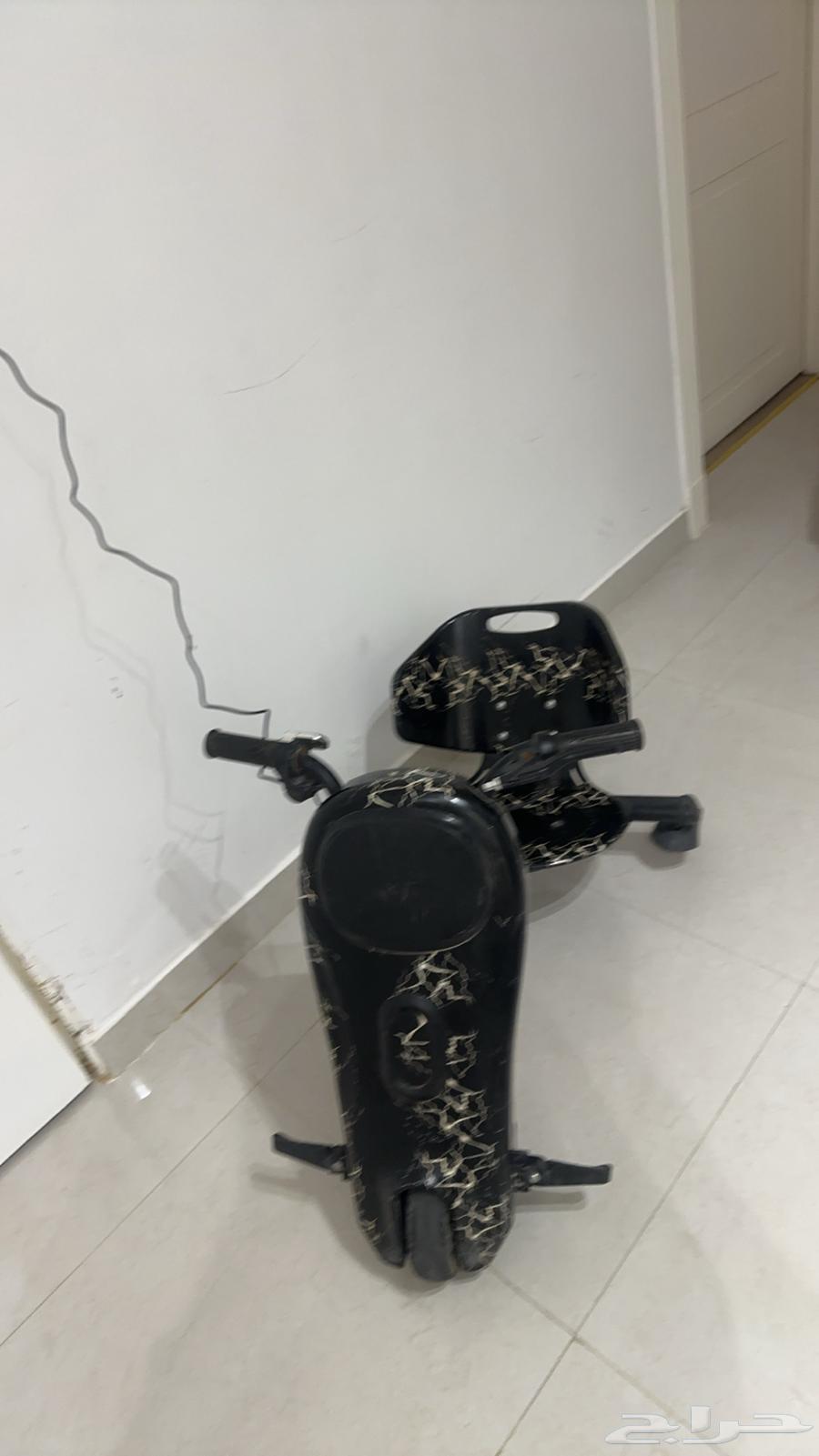Drift scooter, functional and in good condition, needs charger port replacement for 15 SAR or 10 SAR on auction64456407048706110