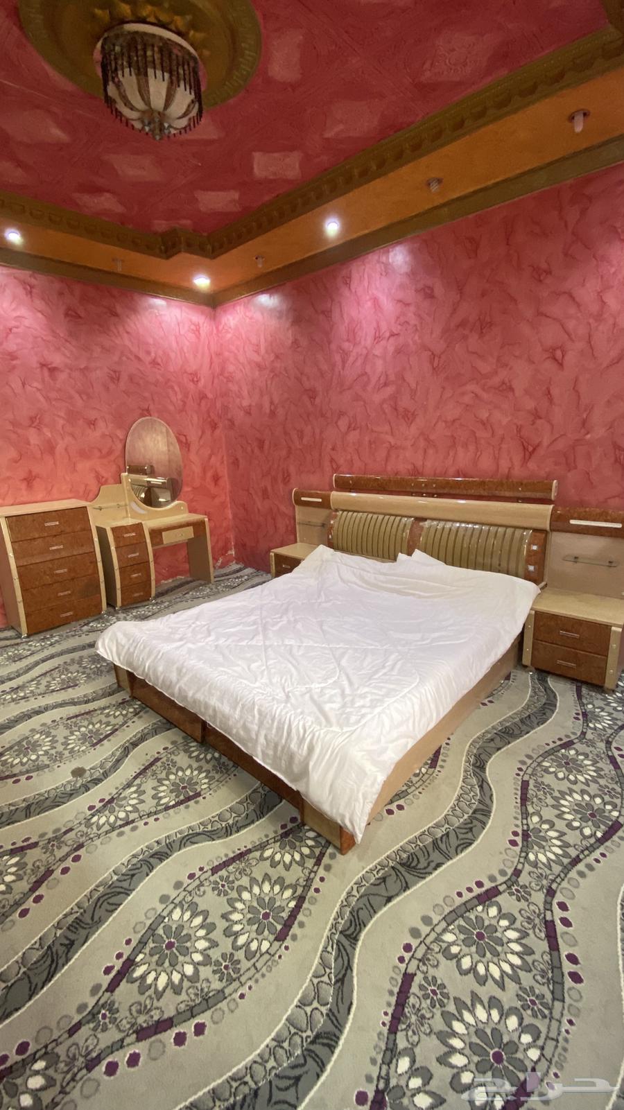 غرفه نوم مستخدمه شبه جديده خاليه من الكسور64454936555139110