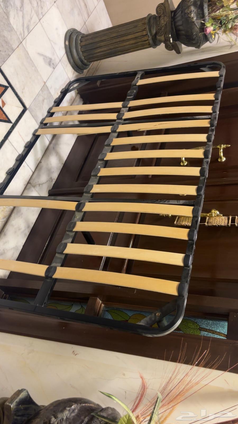 سرير للبيع مستخدم نظيف64454151429506112