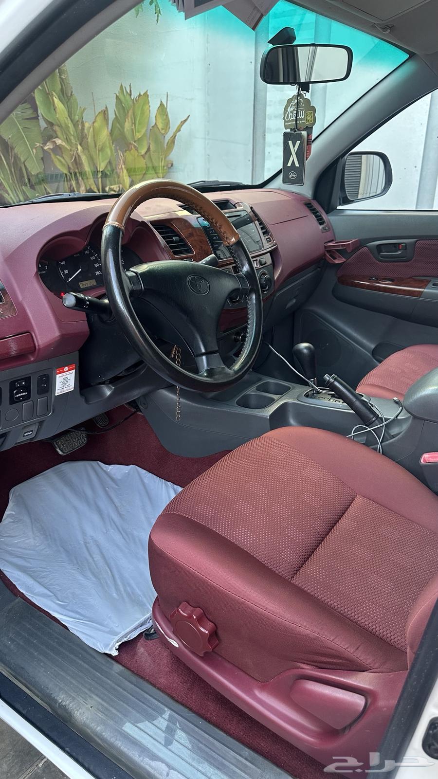 هايلكس 2015 توماتيك ممشى 84 الف وكسور64622302612226114