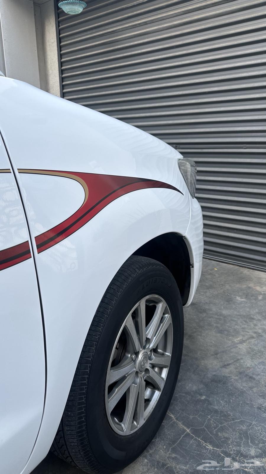 هايلكس 2015 توماتيك ممشى 84 الف وكسور64622302612226111