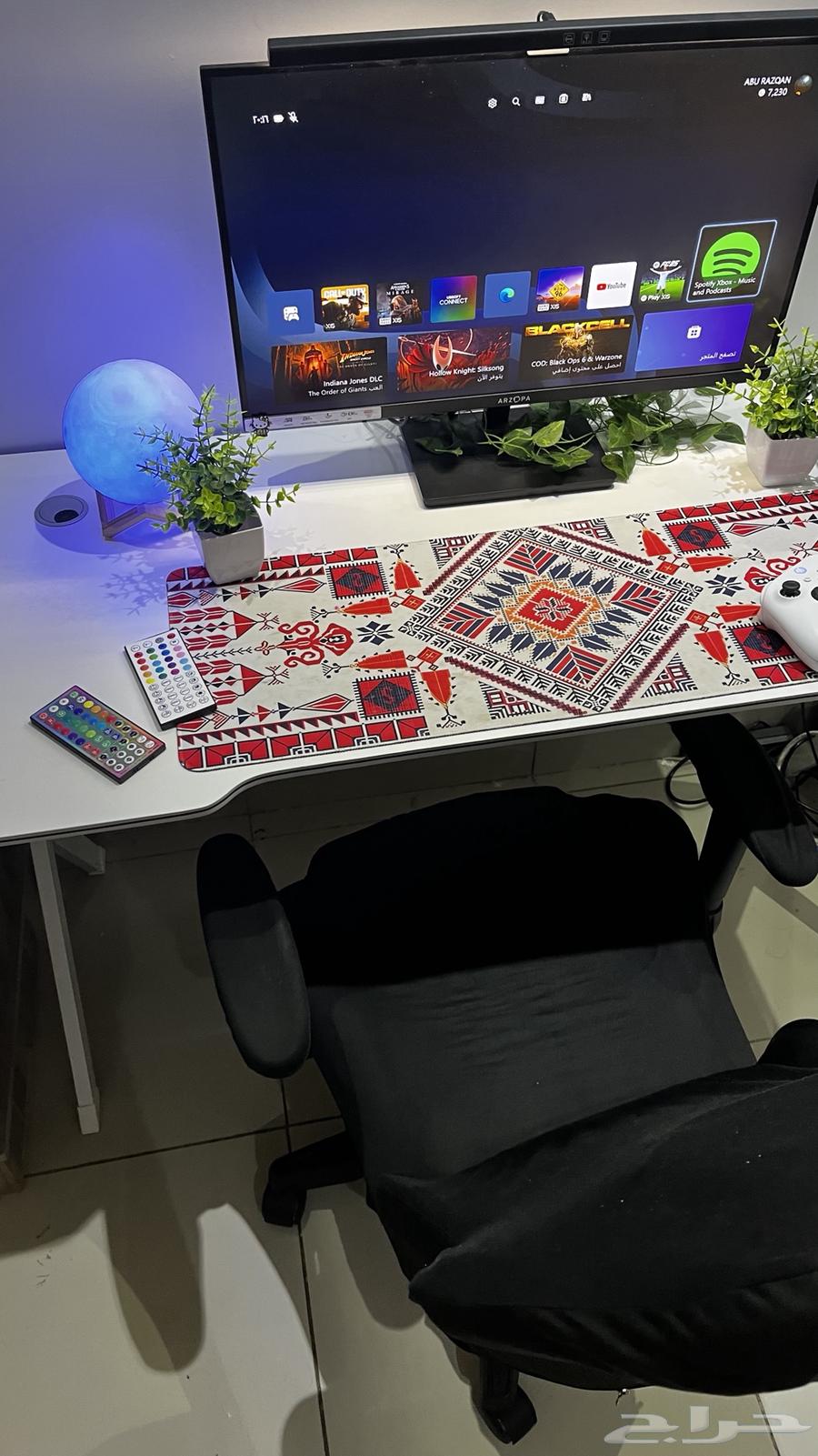 طاوله قيمينق وكرسي وشاشة 2K للبيع64455727793153113