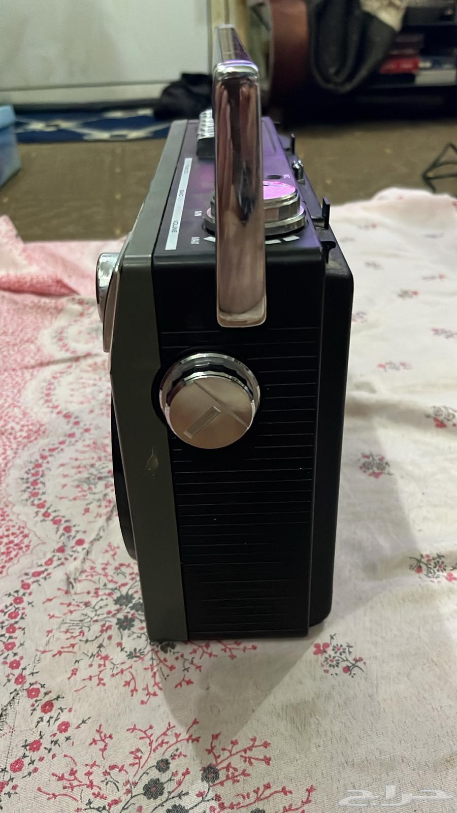 Cassette recorder and radio64456019105409111