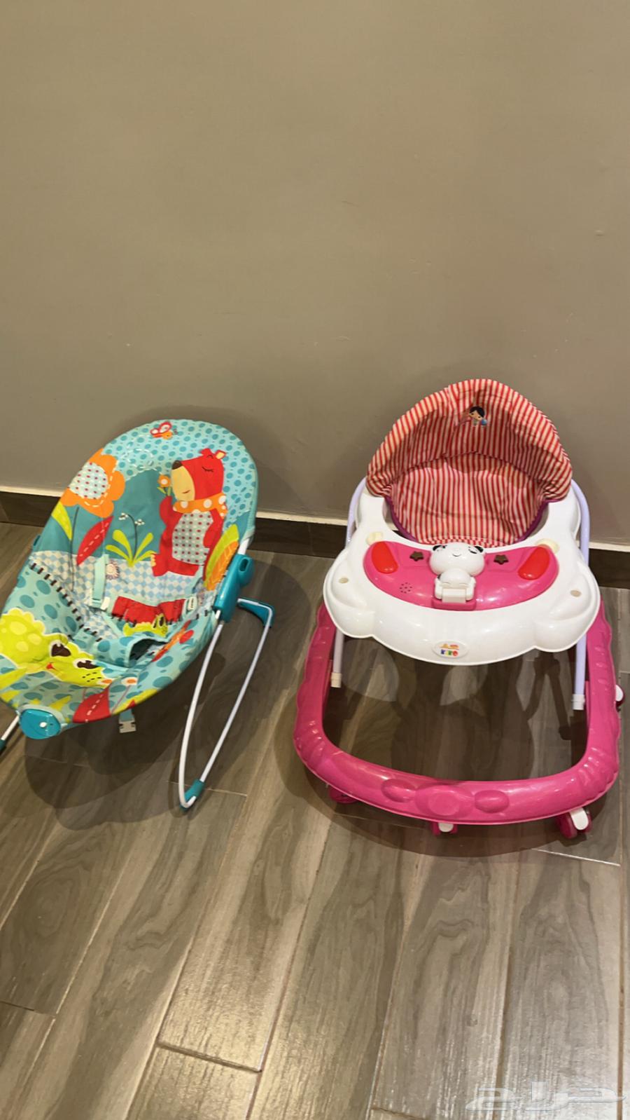 Rocking chair walk and sitting64449849642882111