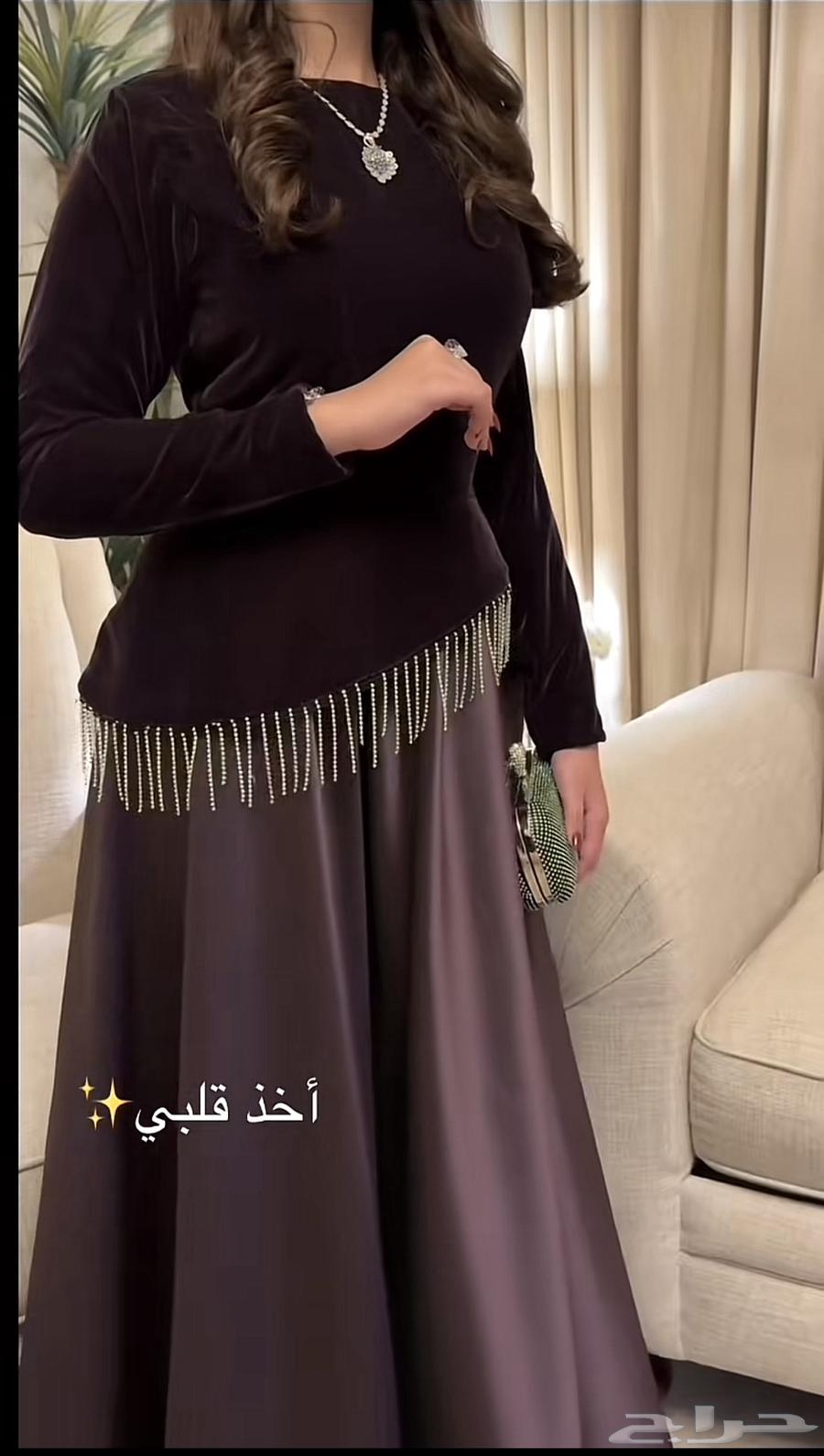 فساتين مستعمله لبست مدة اربع ساعات لا يوجد فيها عيوب64451499290369112