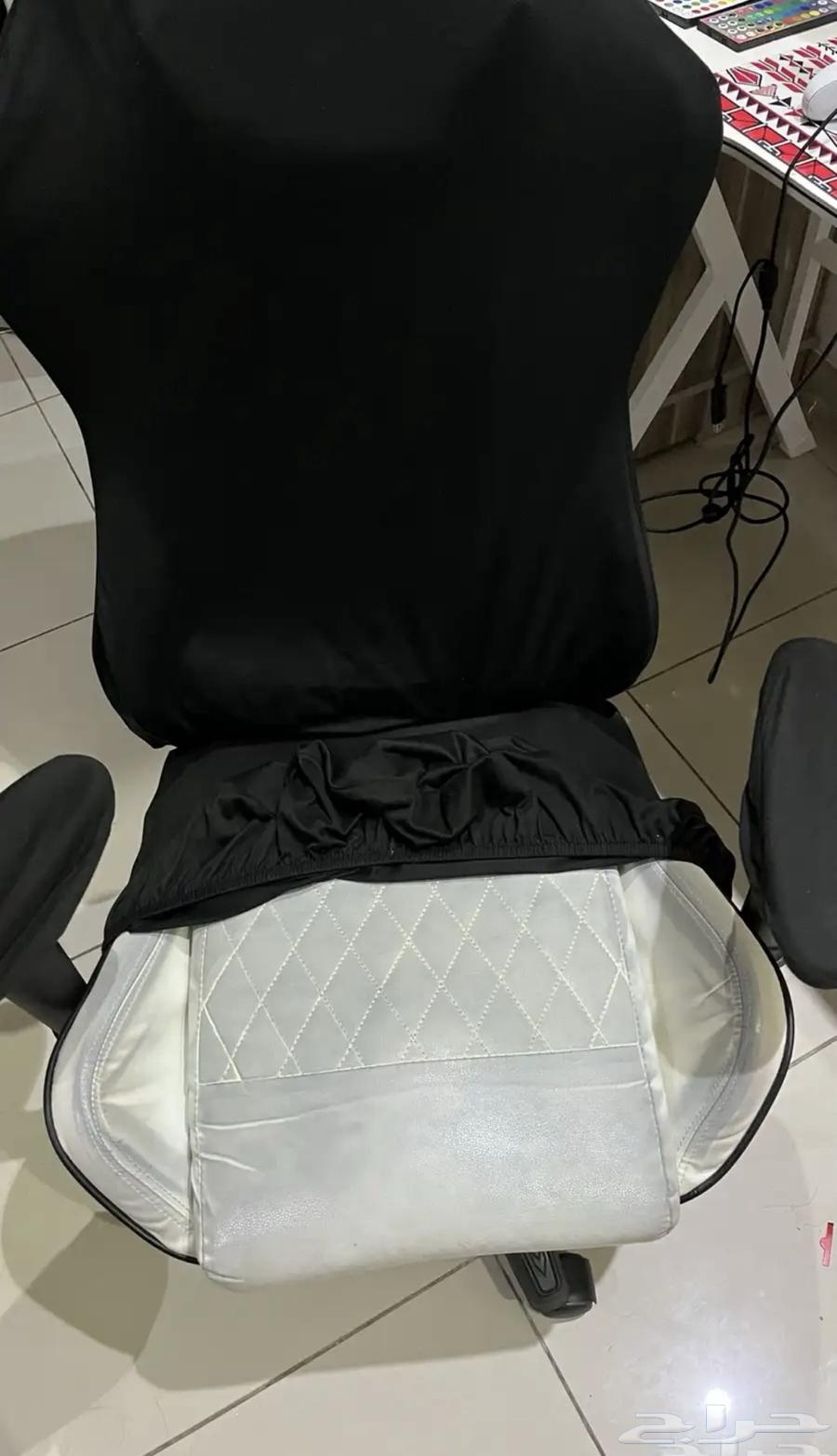 طاوله قيمينق وكرسي وشاشة 2K للبيع64455727793153111