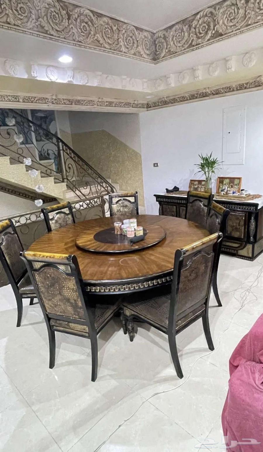 Dining table64456571887746110