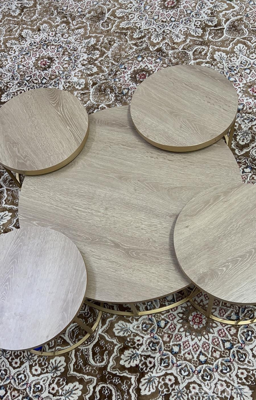 Round table with 4 side tables64456268830722110