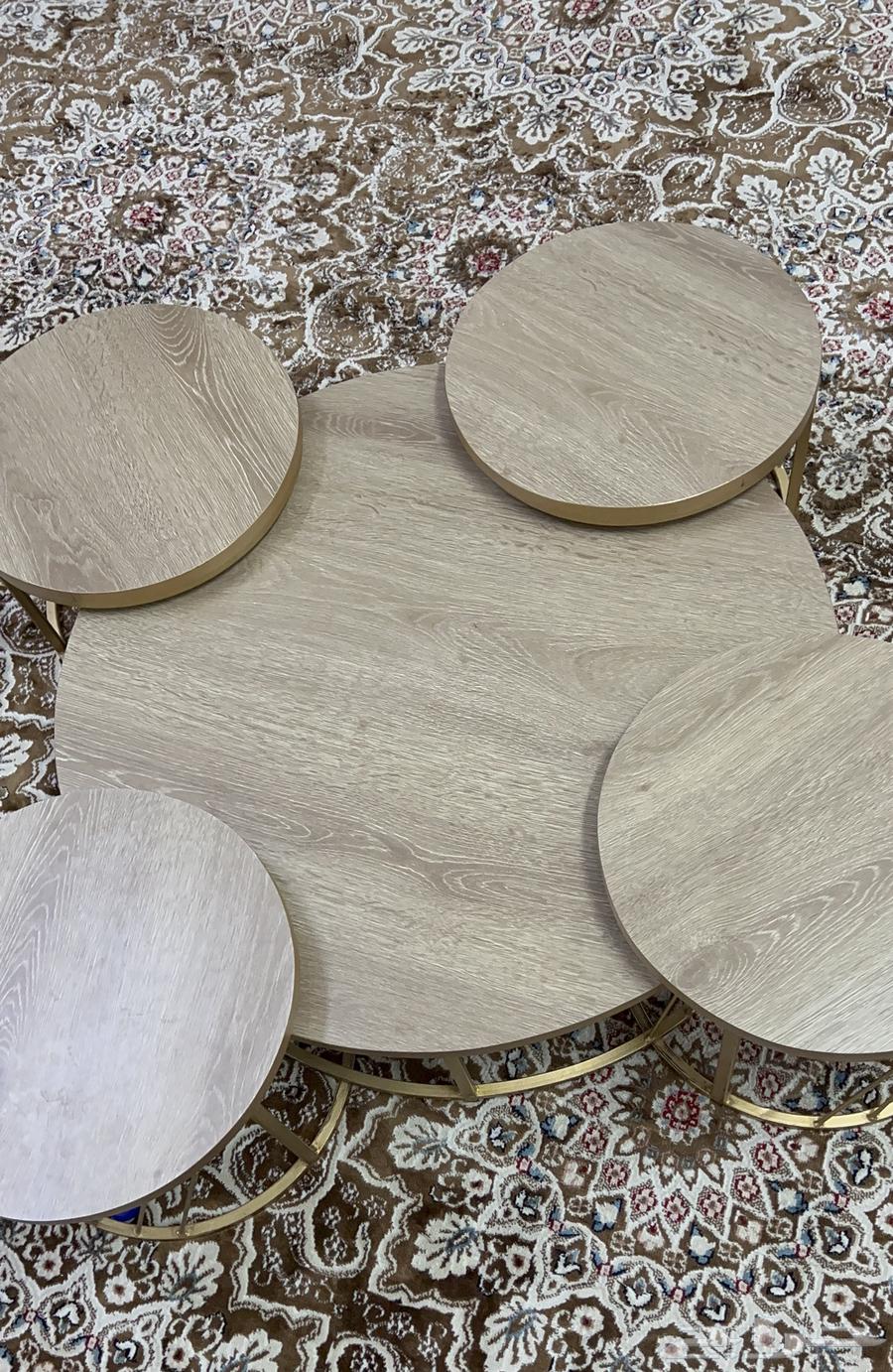 Round table with 4 side tables64456268830722111