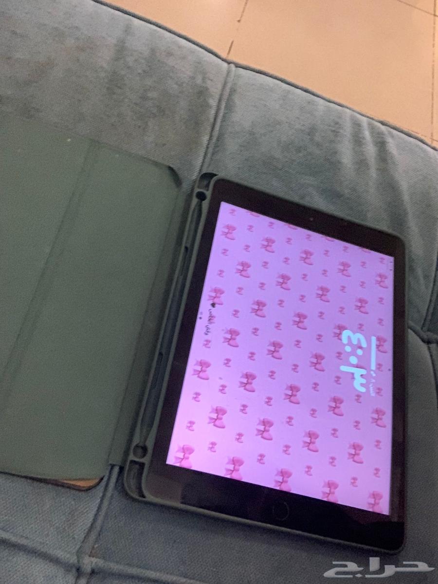 ايباد الجيل السابع نظيف مافيه اي شي غير البطاريه منتفخه شوي64453407661442112